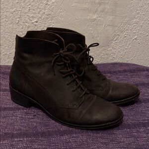 Coclico Dark Brown Lace-Up Ankle Boots